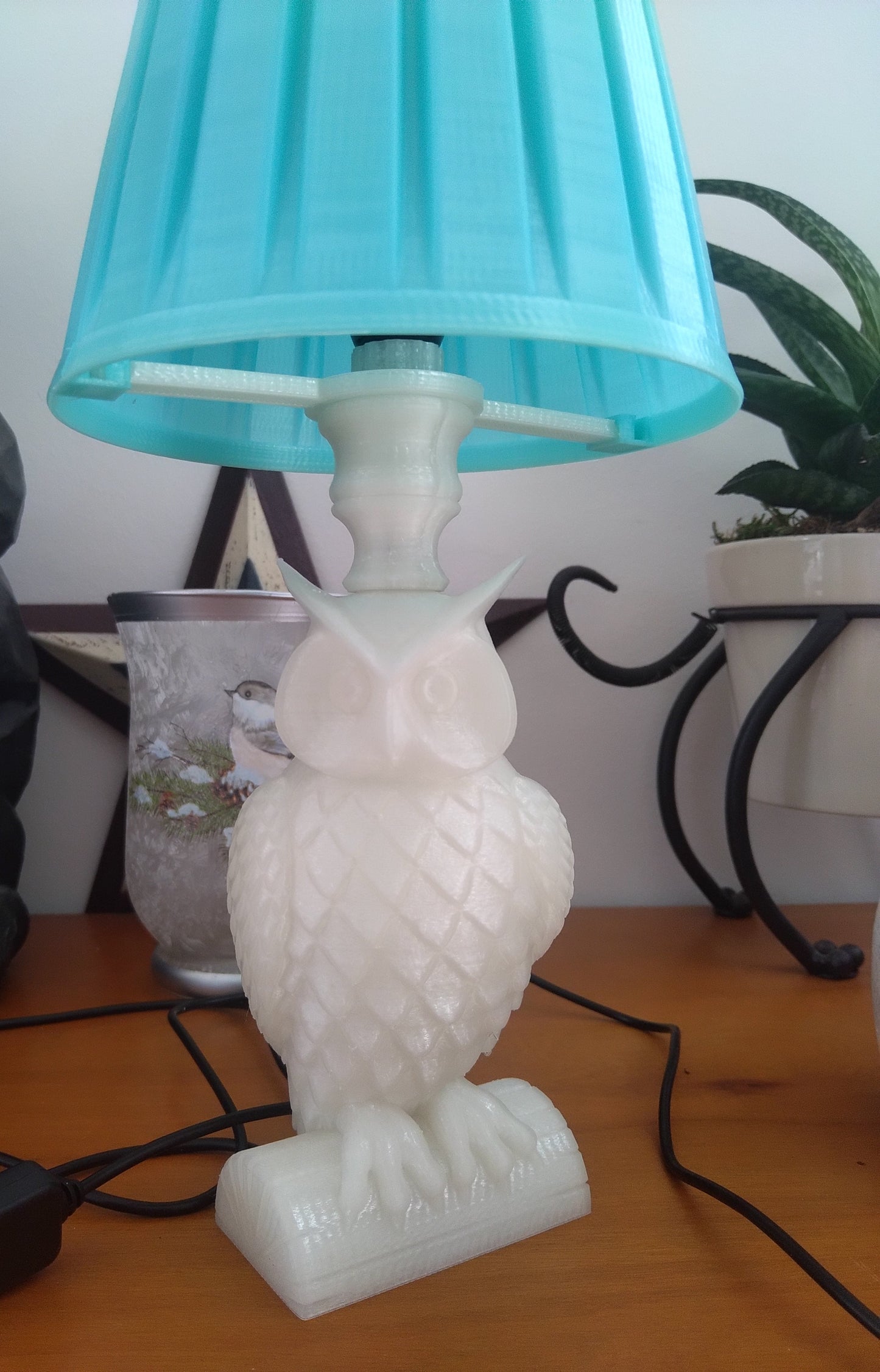 Lampe hibou blanc abas jour bleu