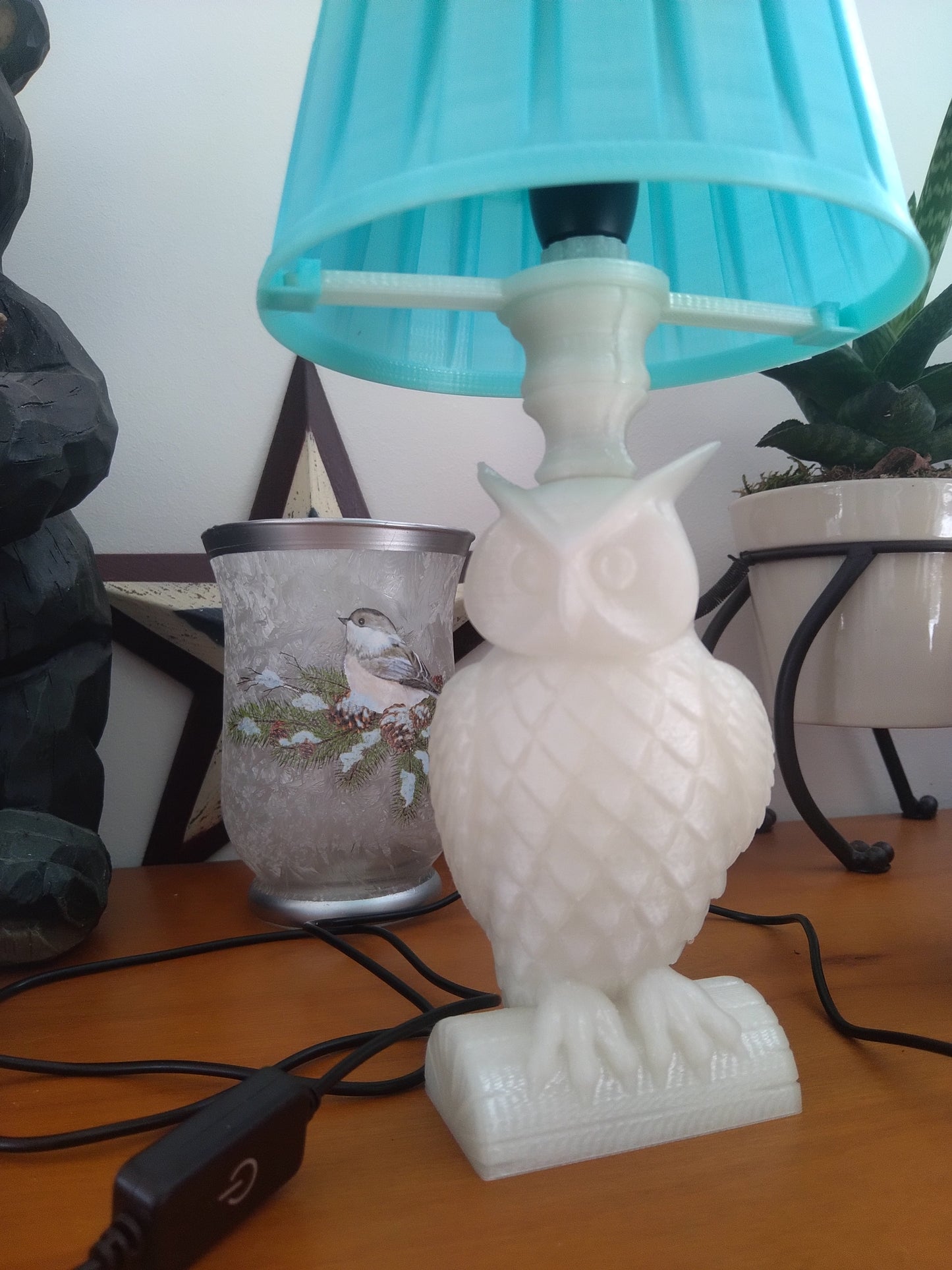 Lampe hibou blanc abas jour bleu