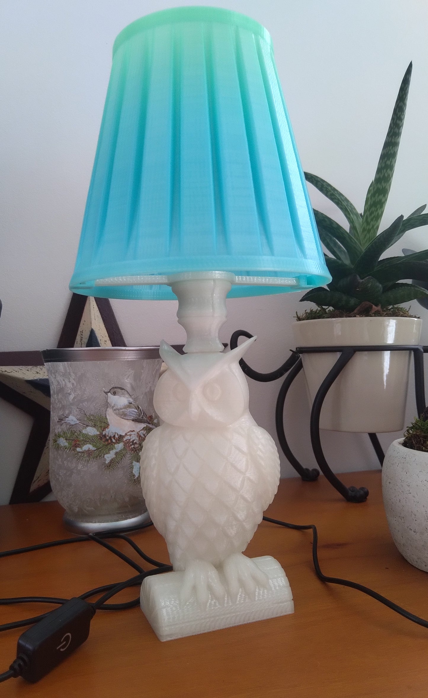 Lampe hibou blanc abas jour bleu