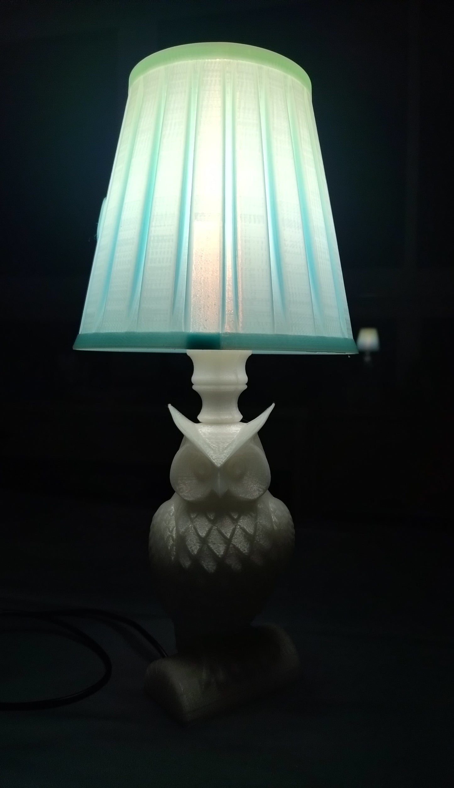 Lampe hibou blanc abas jour bleu