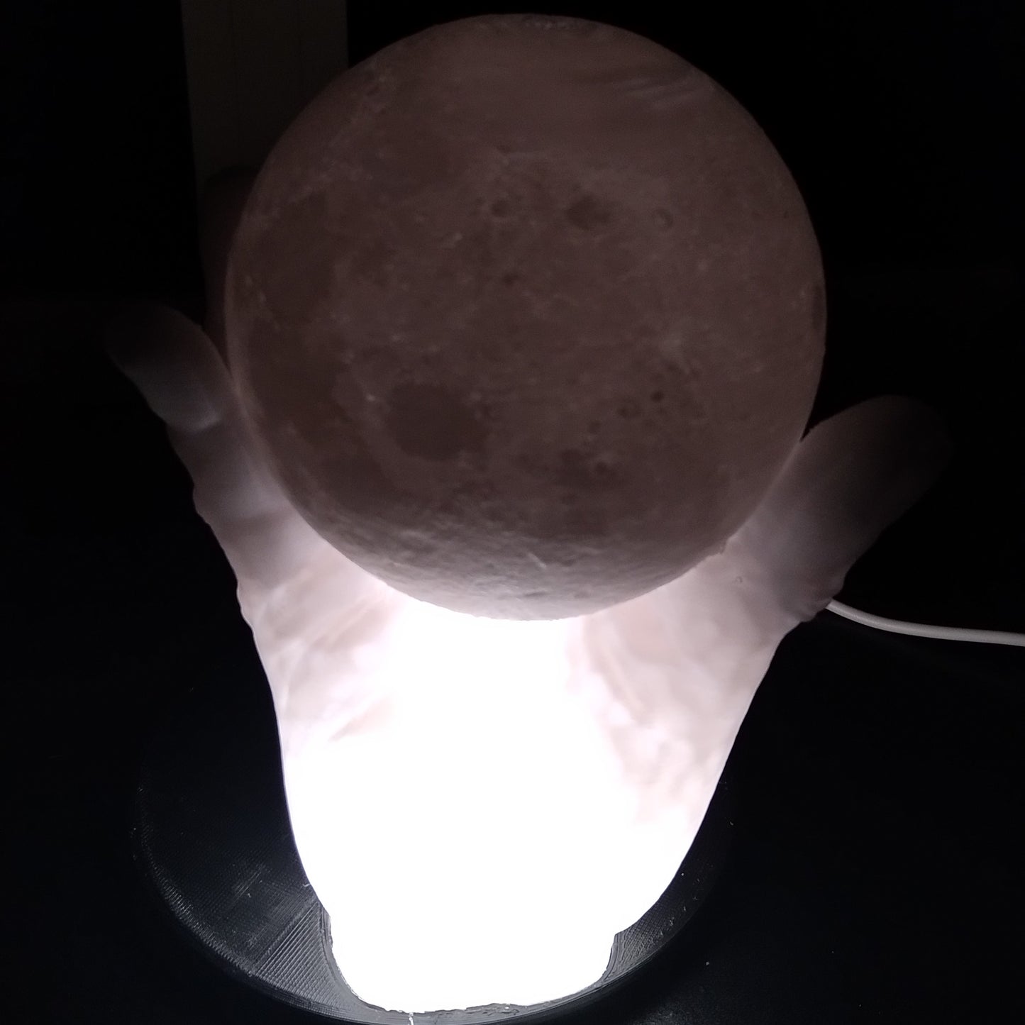 Lampe Lune Portée par la Main