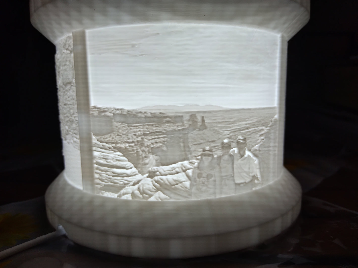 Curved lithophane