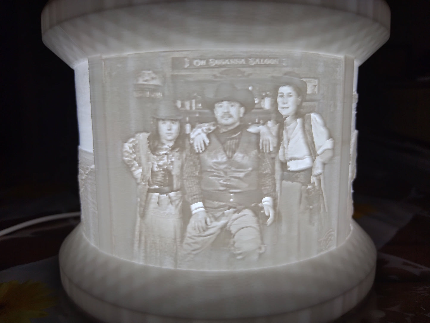 Curved lithophane