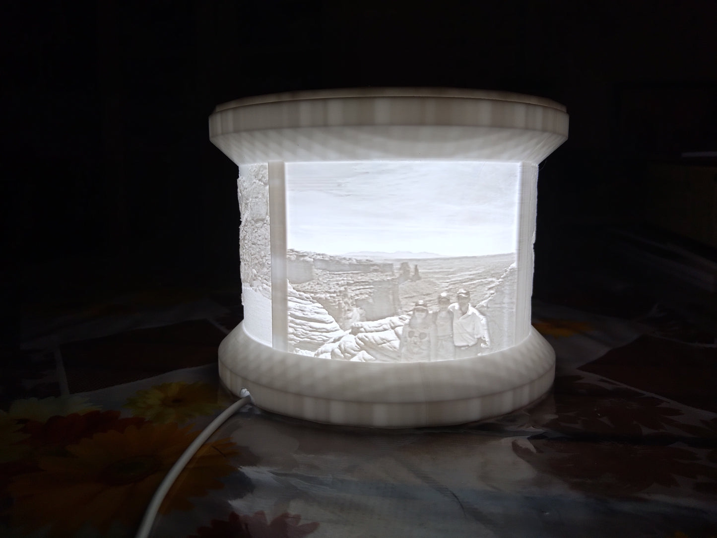 Curved lithophane