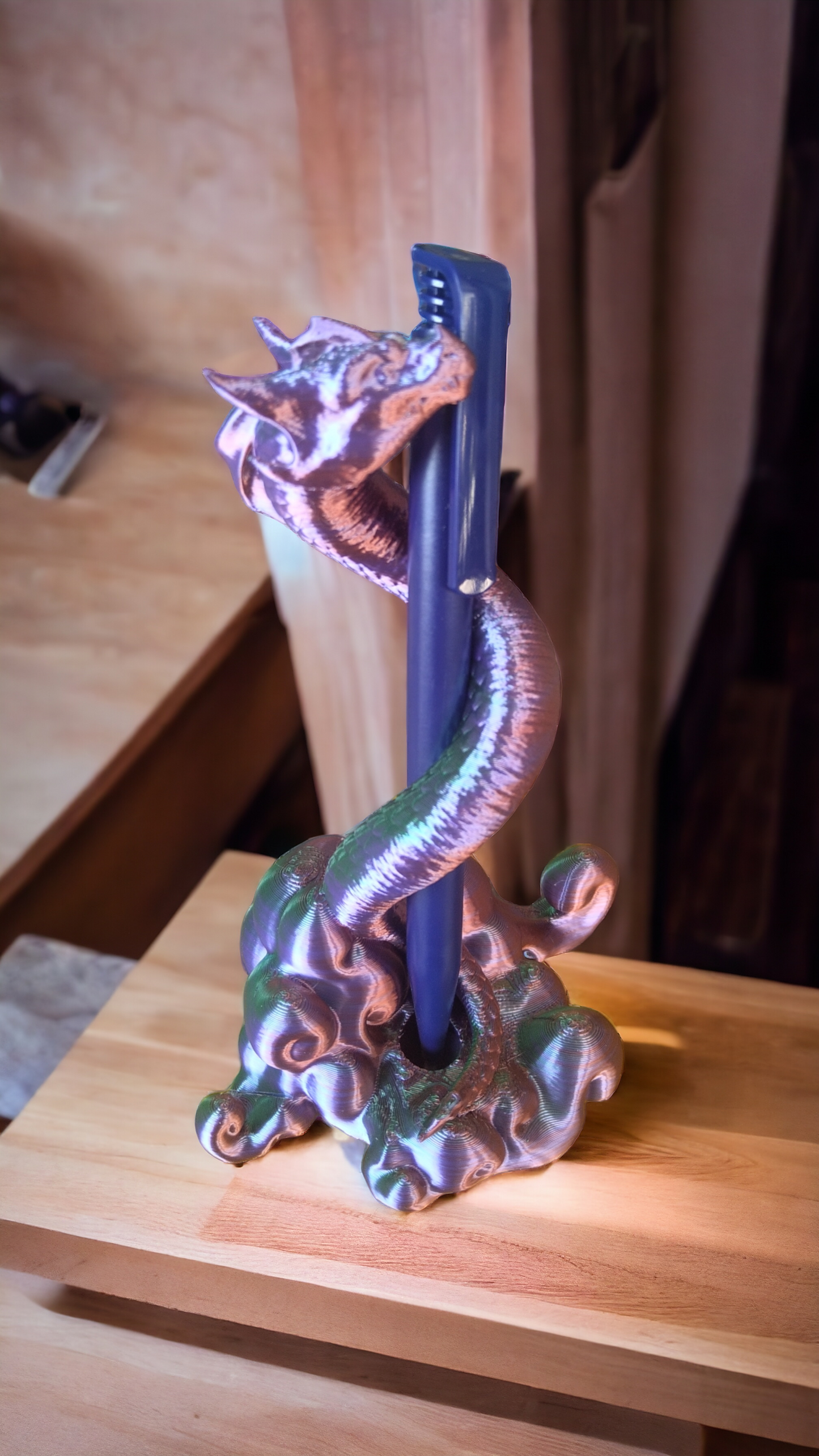 Dragon porte stylo pour bureau