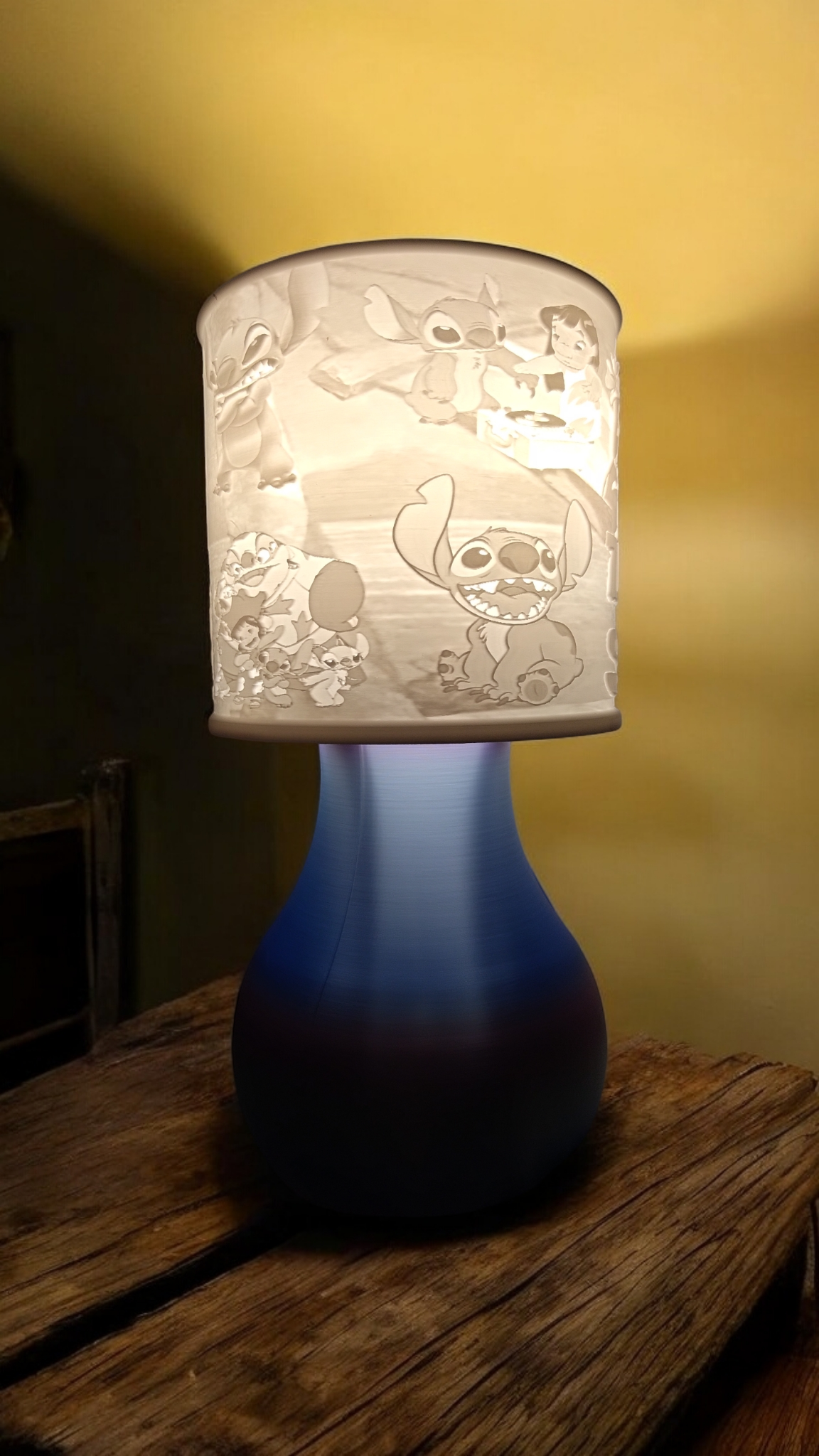 Lampe de chevet Lylo et Stitch