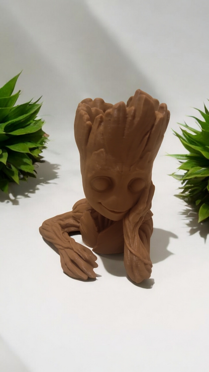 Baby Groot allongé, 20 cm de long